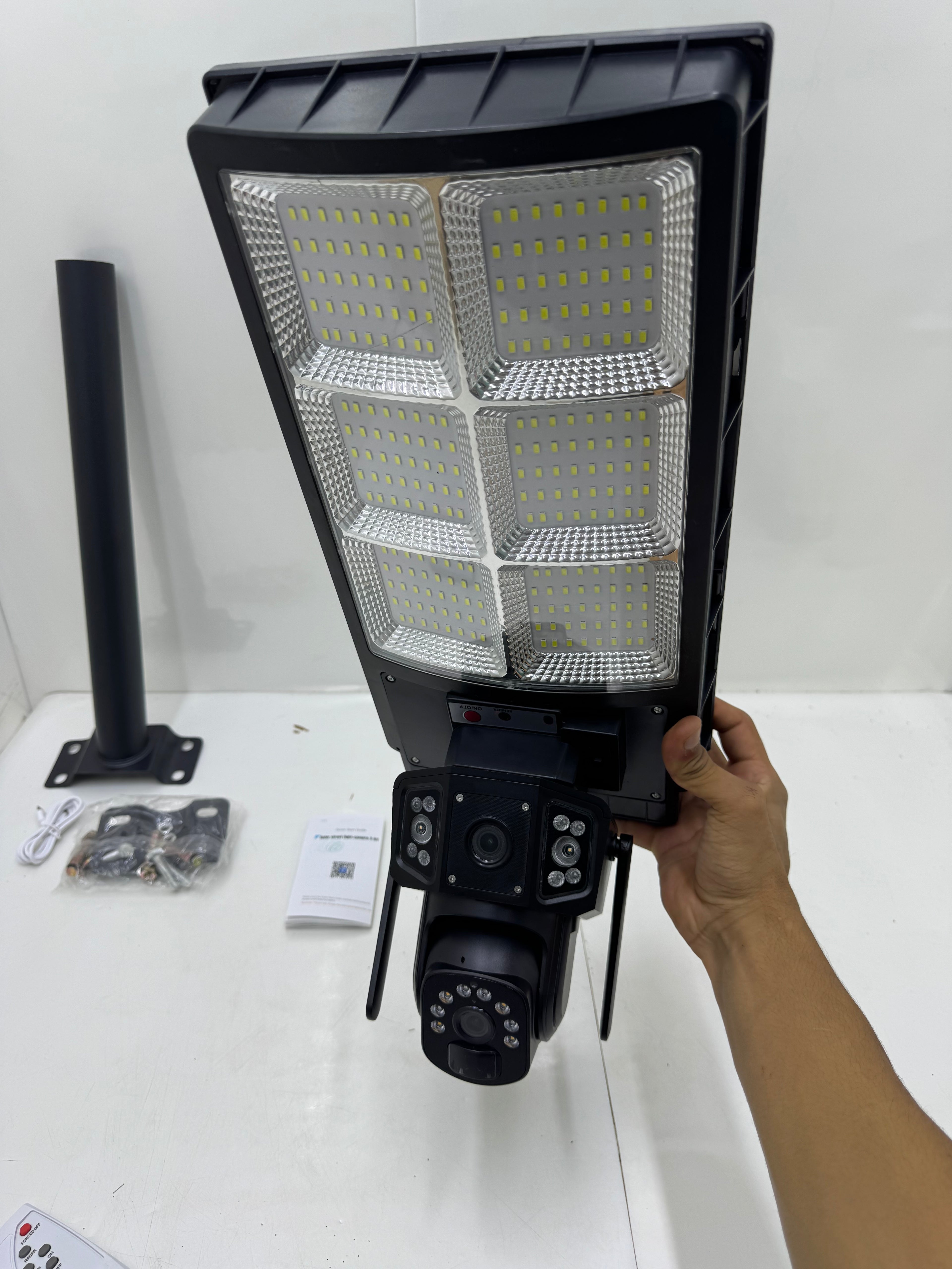 LÁMPARA SOLAR 300w CON CÁMARA