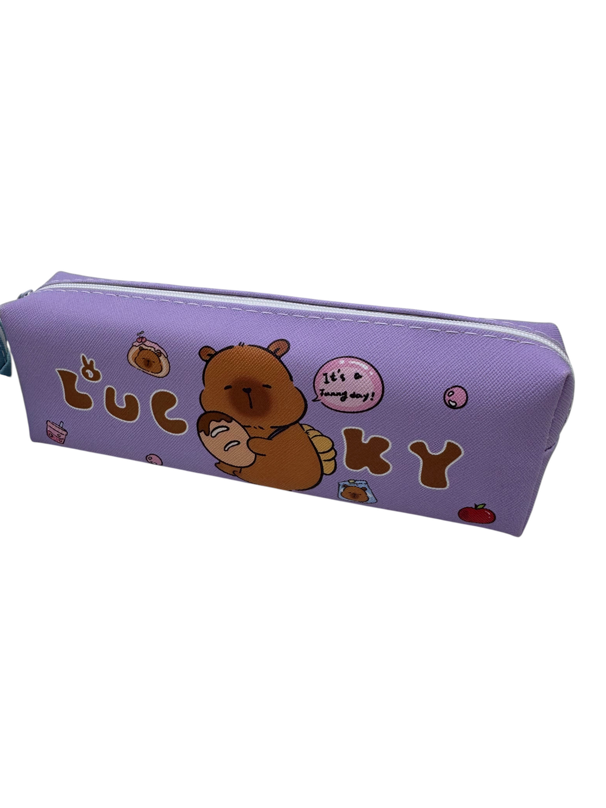 Cartuchera escolar EASY STORE de color morado con estampado de osito y texto Lucky, cierre de cremallera resistente.