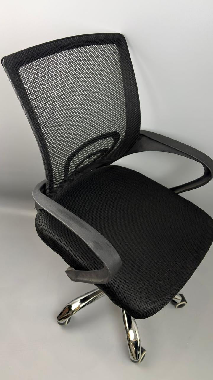 SILLA DE OFICINA NEGRA ERGONÓMICA