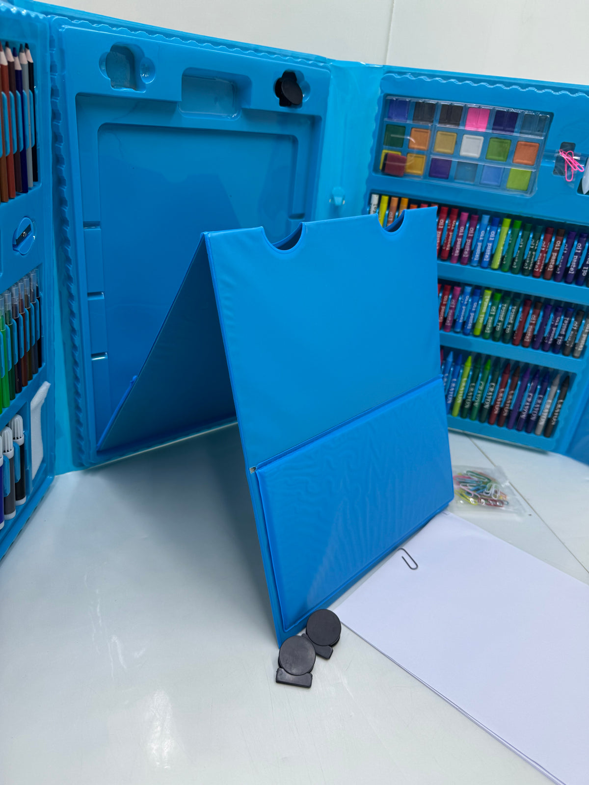 SET ARTÍSTICO 208pz