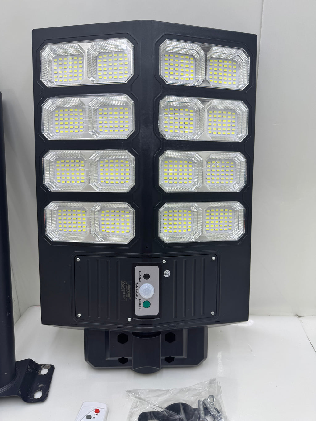 LÁMPARA SOLAR 1600 watts jortan