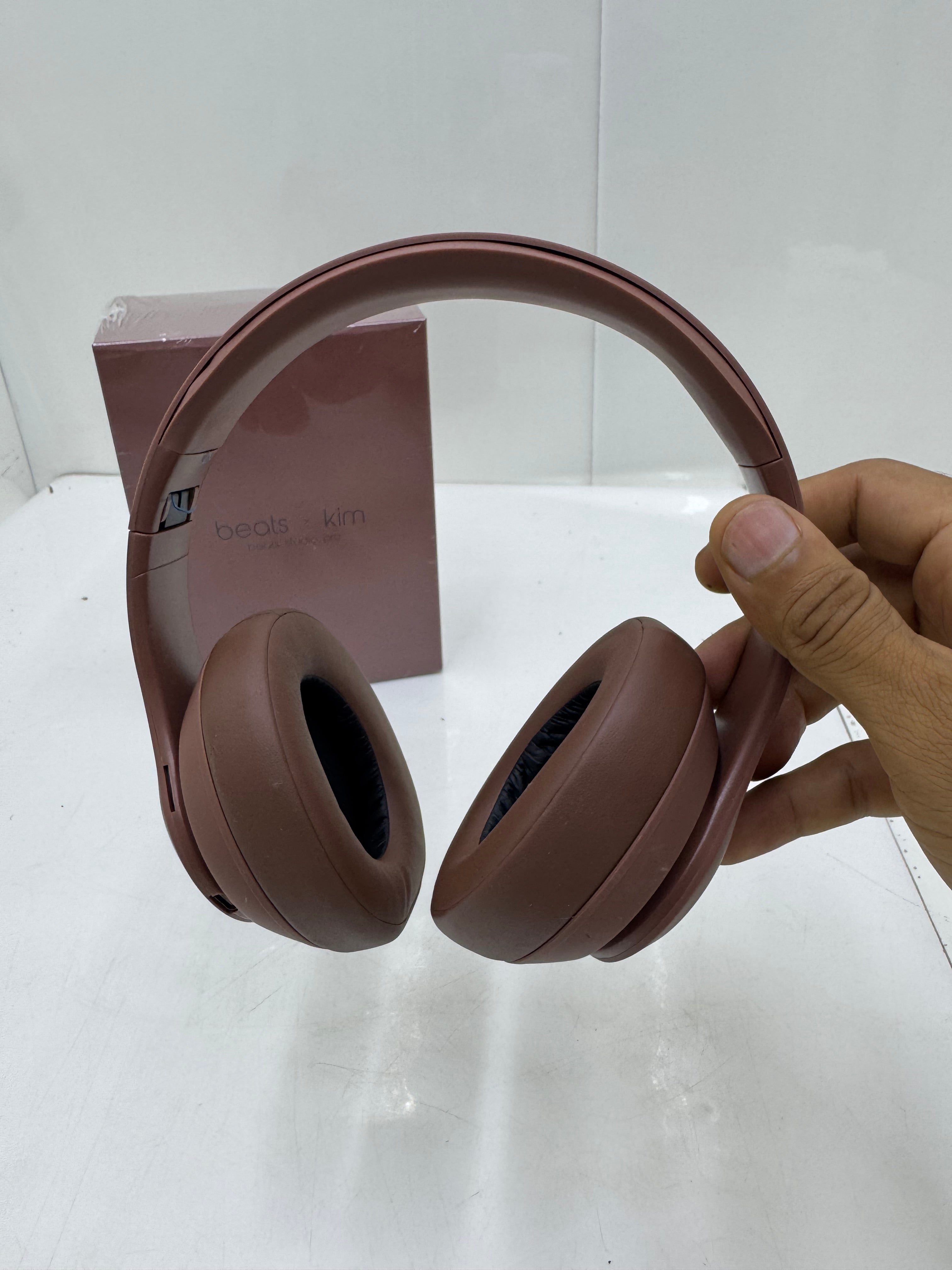 AUDIFONOS BEATS STUDIO PRO X KIM