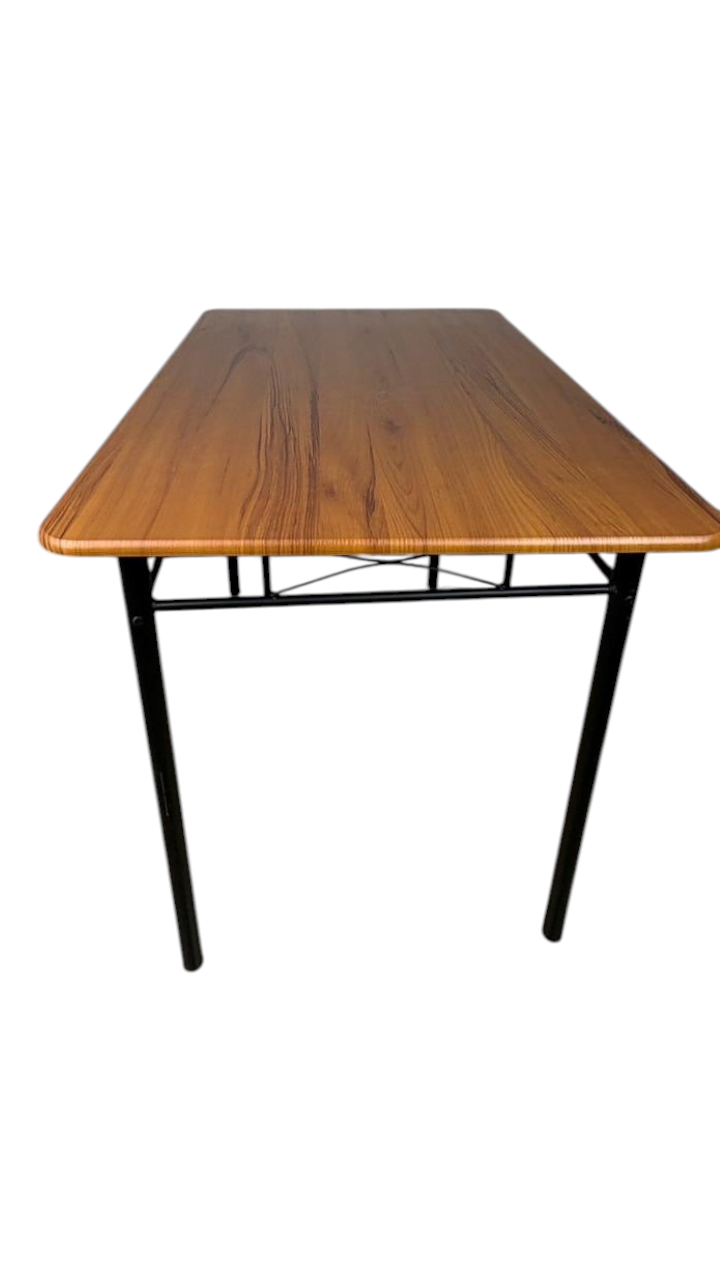Mesa de comedor EASY STORE con superficie tipo madera en tono café natural y estructura metálica resistente