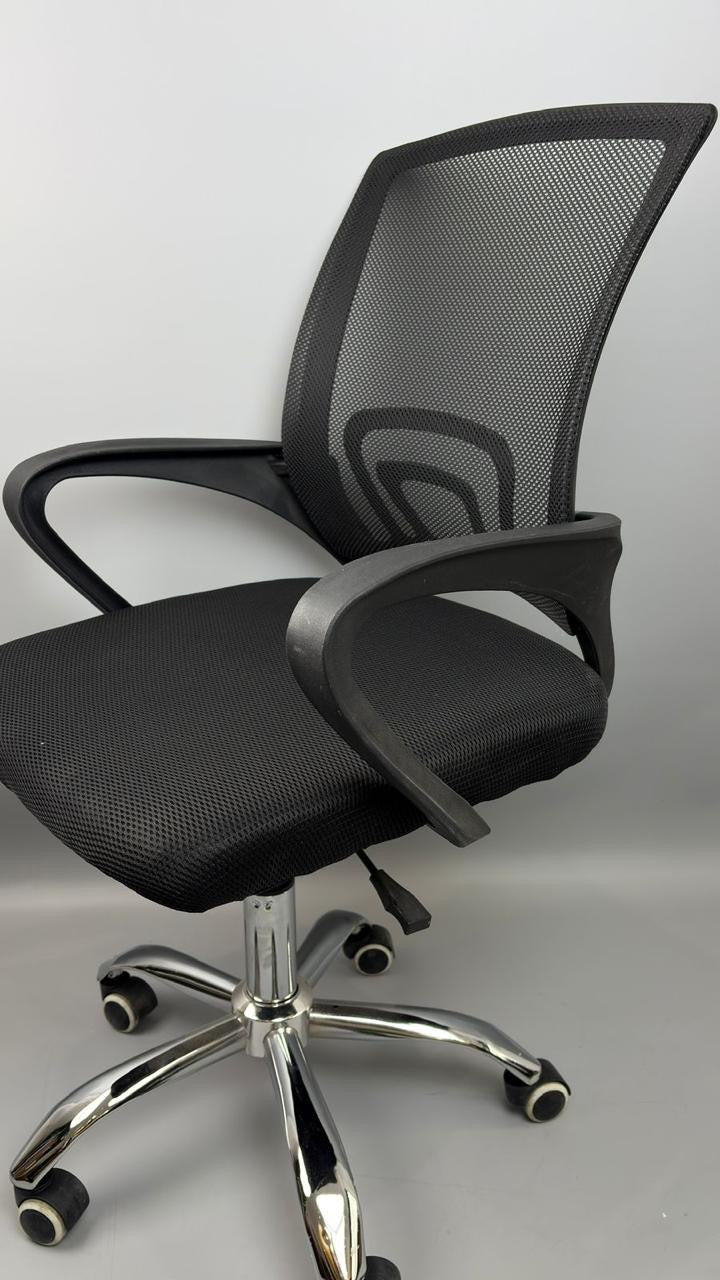 SILLA DE OFICINA NEGRA ERGONÓMICA