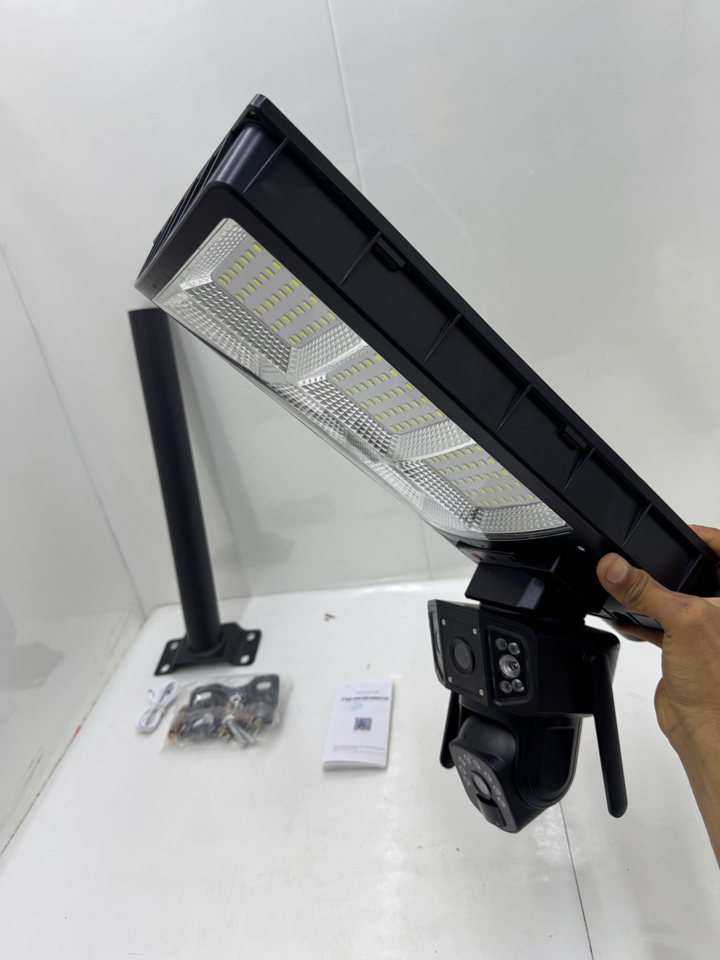 LÁMPARA SOLAR 300w CON CÁMARA
