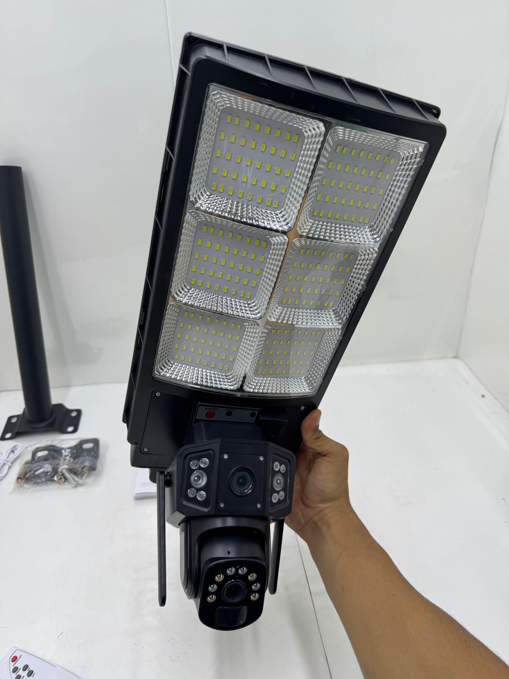LÁMPARA SOLAR 300w CON CÁMARA