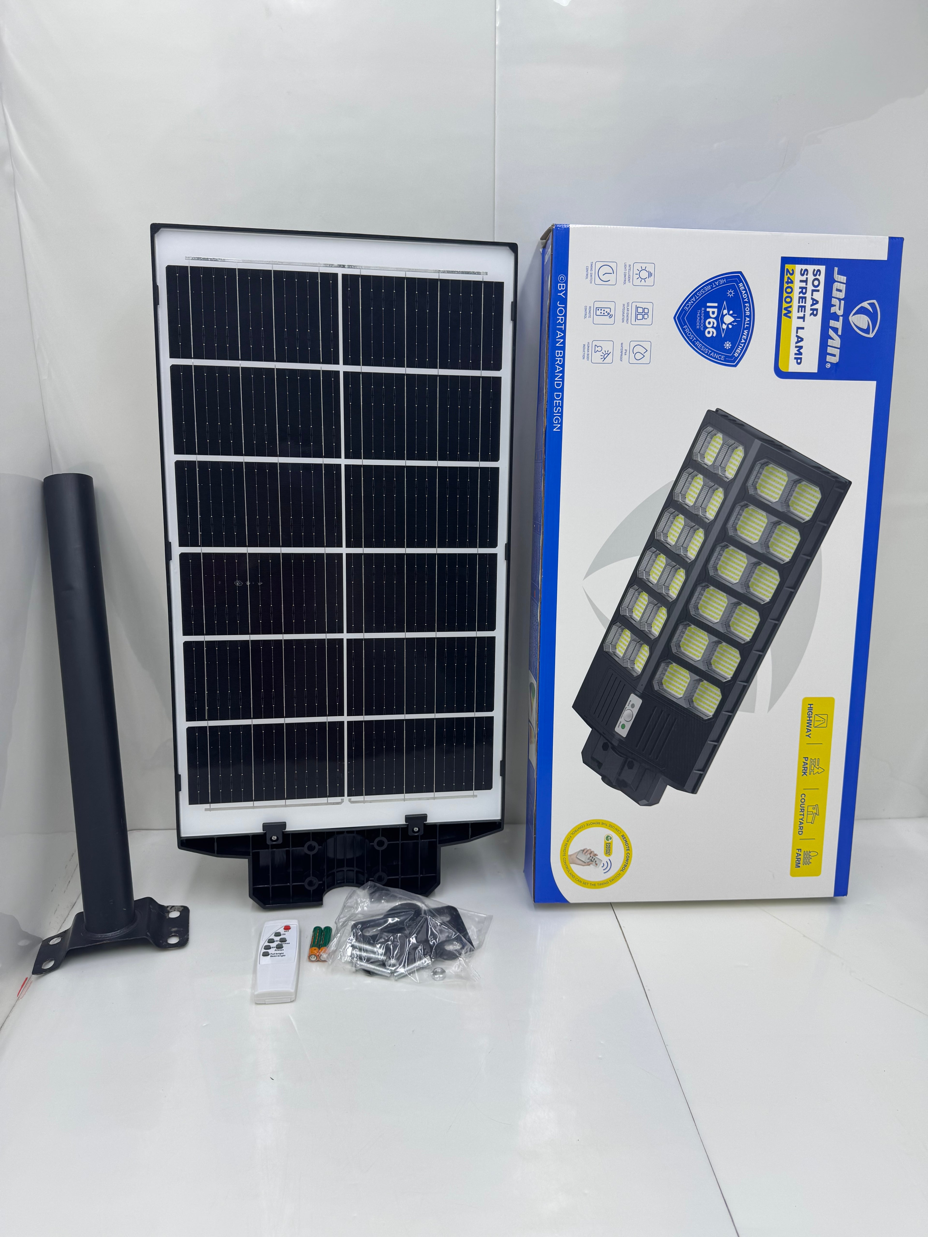 LÁMPARA SOLAR 2400 watts jortan