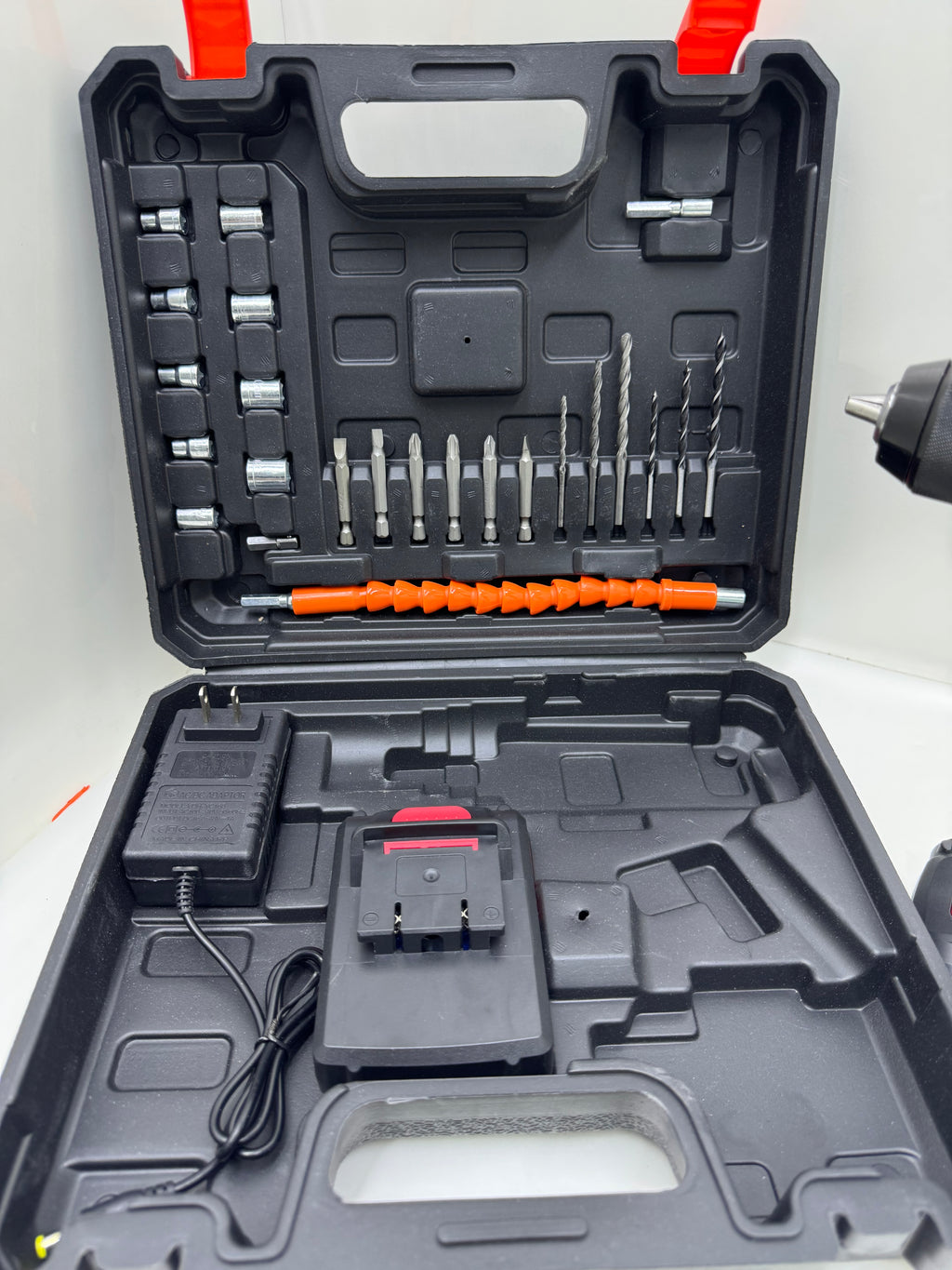 TALADRO PERCUTOR CON BROCAS SF269