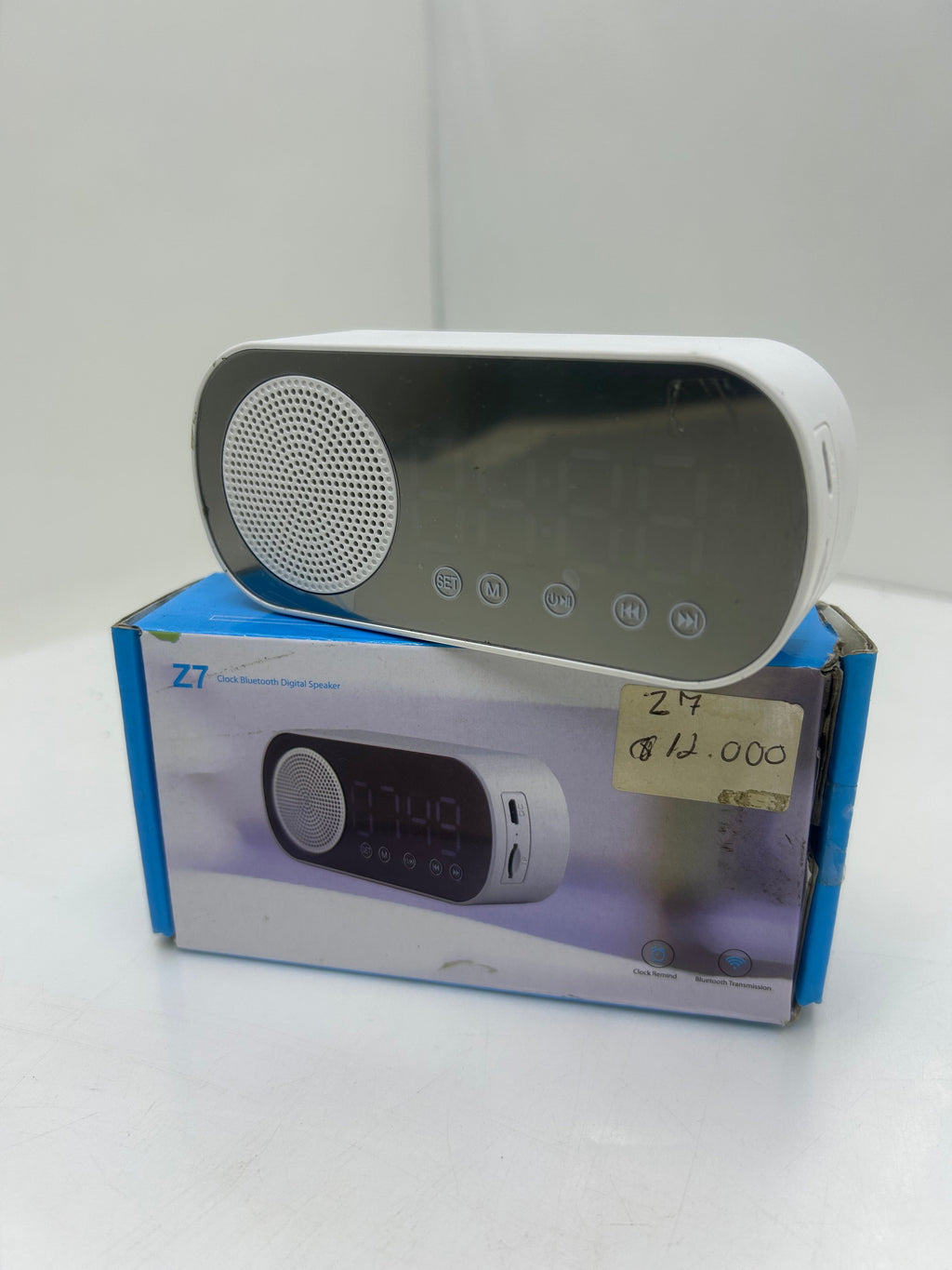 Reloj despertador digital EASY STORE Z7 con altavoz Bluetooth, ranura microSD y diseño recargable en color blanco