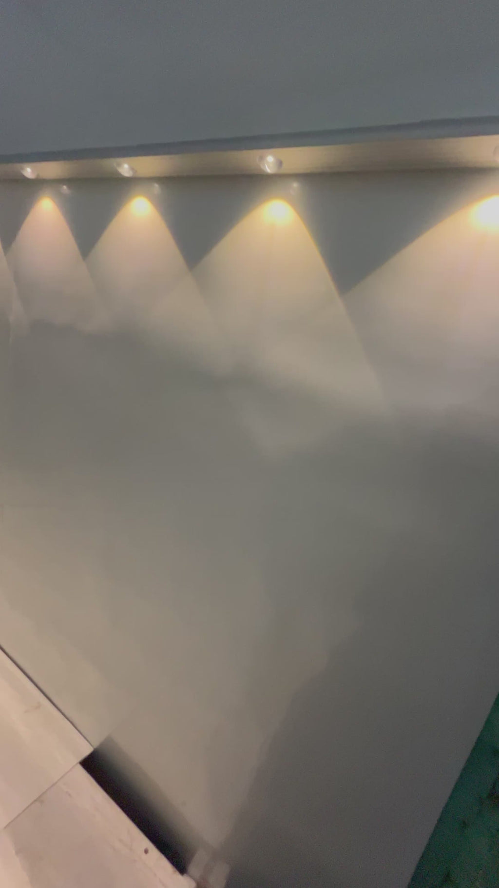 LAMPARA LED INTELIGENTE CON SENSOR DE MOVIMIENTO 120cm