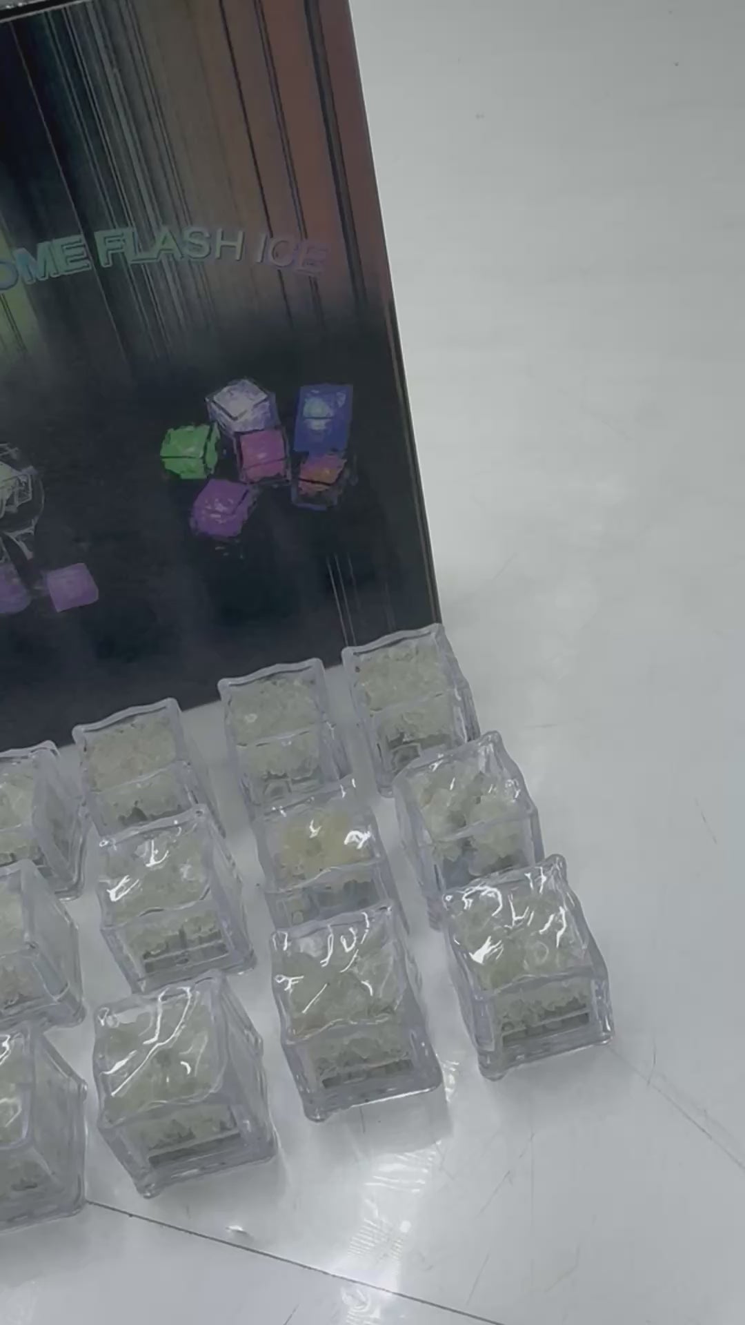 CUBO DE HIELO RGB 12PZ